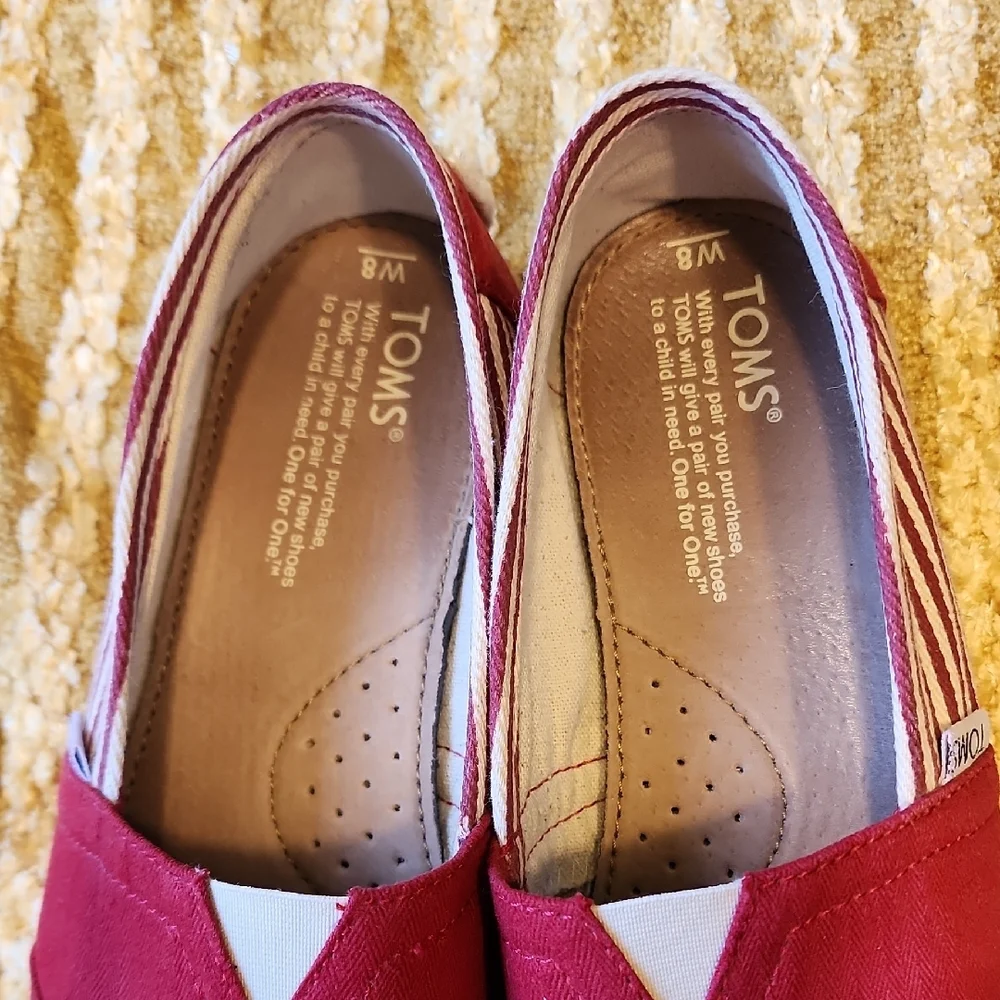 TOMS Women's Espadrilles Slip-On Shoes Red And White Size 8 Excellent, LIKE NEW